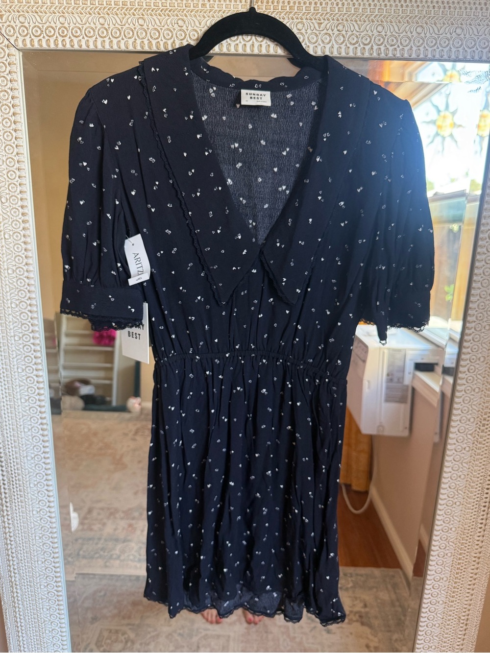NWT Aritzia Sunday Best Navy Floral V-Neck Short Sleeve Dress - Picture 2 of 6